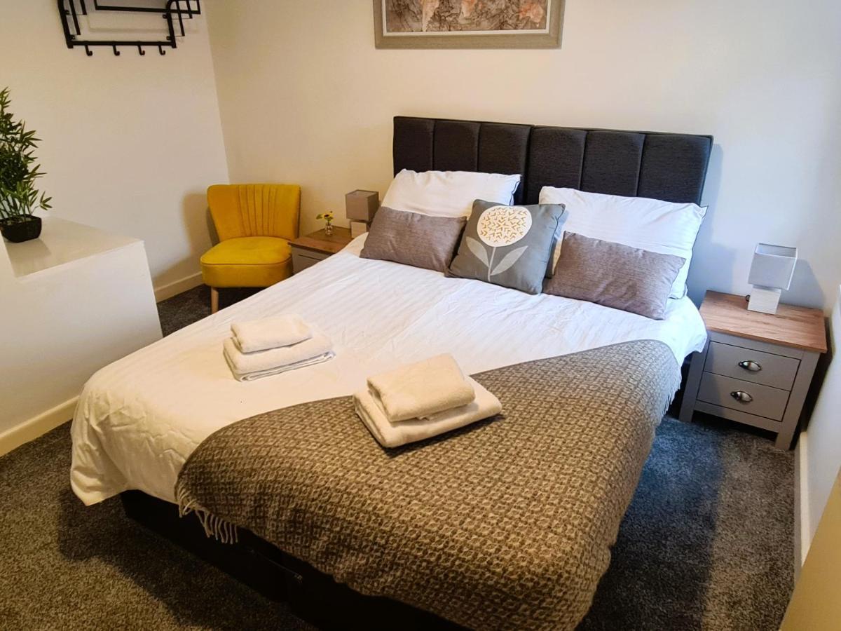 Tower Views 2 Bedroom House With Private Parking แบล็คพูล ภายนอก รูปภาพ
